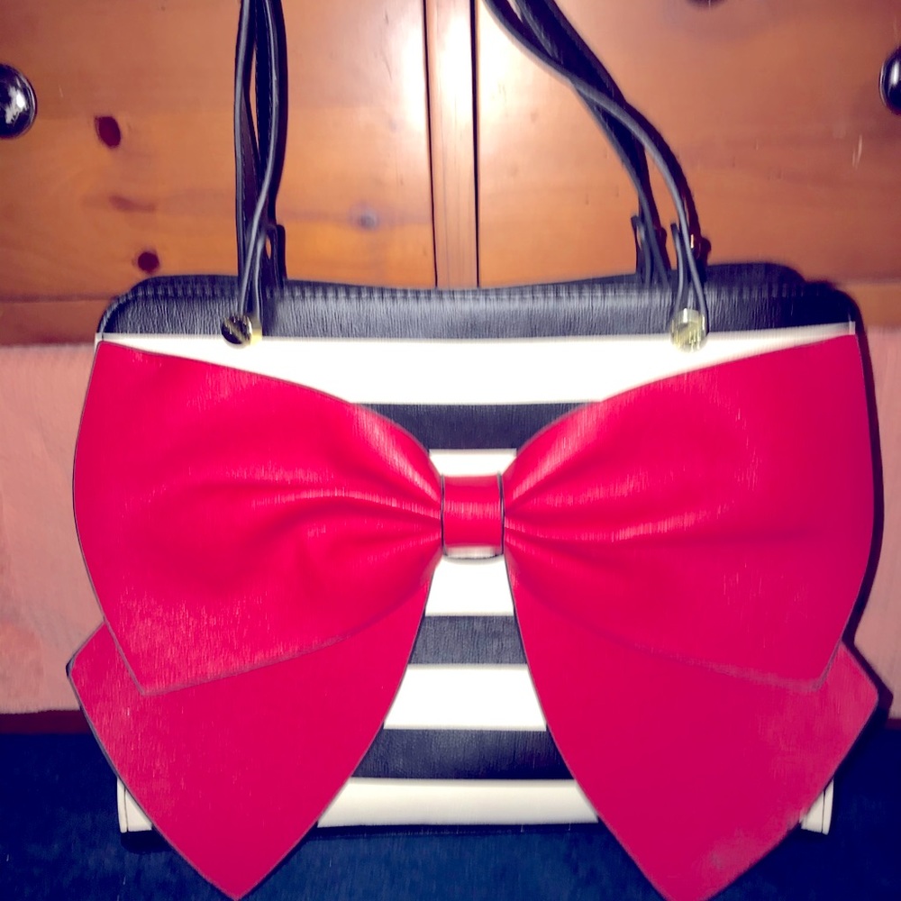 BETSEY JOHNSON PURSE WITH RED BOW